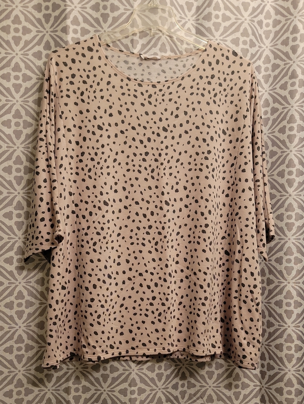 Chic Soul Beige Short Sleeve Tee with Black Dot Print